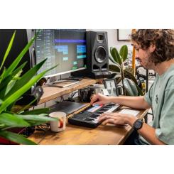 MIDI-клавиатура Novation Launchkey Mini 37 MK4 Фото 10