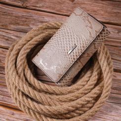 Портмоне Karya Из лакированной фактурной кожи Бежевое Фото 9