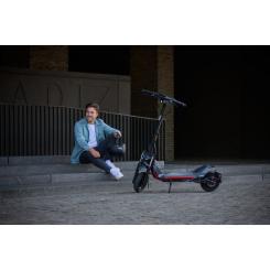 Электросамокат Segway ZT3 PRO E черный Фото 1