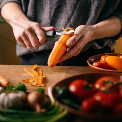 Овощечистка Fiskars Essential 6 см Фото 4