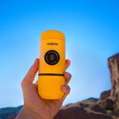 Кофеварка кемпинговая Wacaco Nanopresso жовта Фото 1