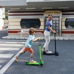 Самокат Micro Maxi Deluxe Neon LED" Зелений папуга" Фото 8